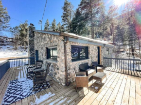 River Rocks Retreat HOT TUB/FIRE PIT/MTN VIEWS
